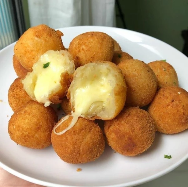 Bolinha de Queijo